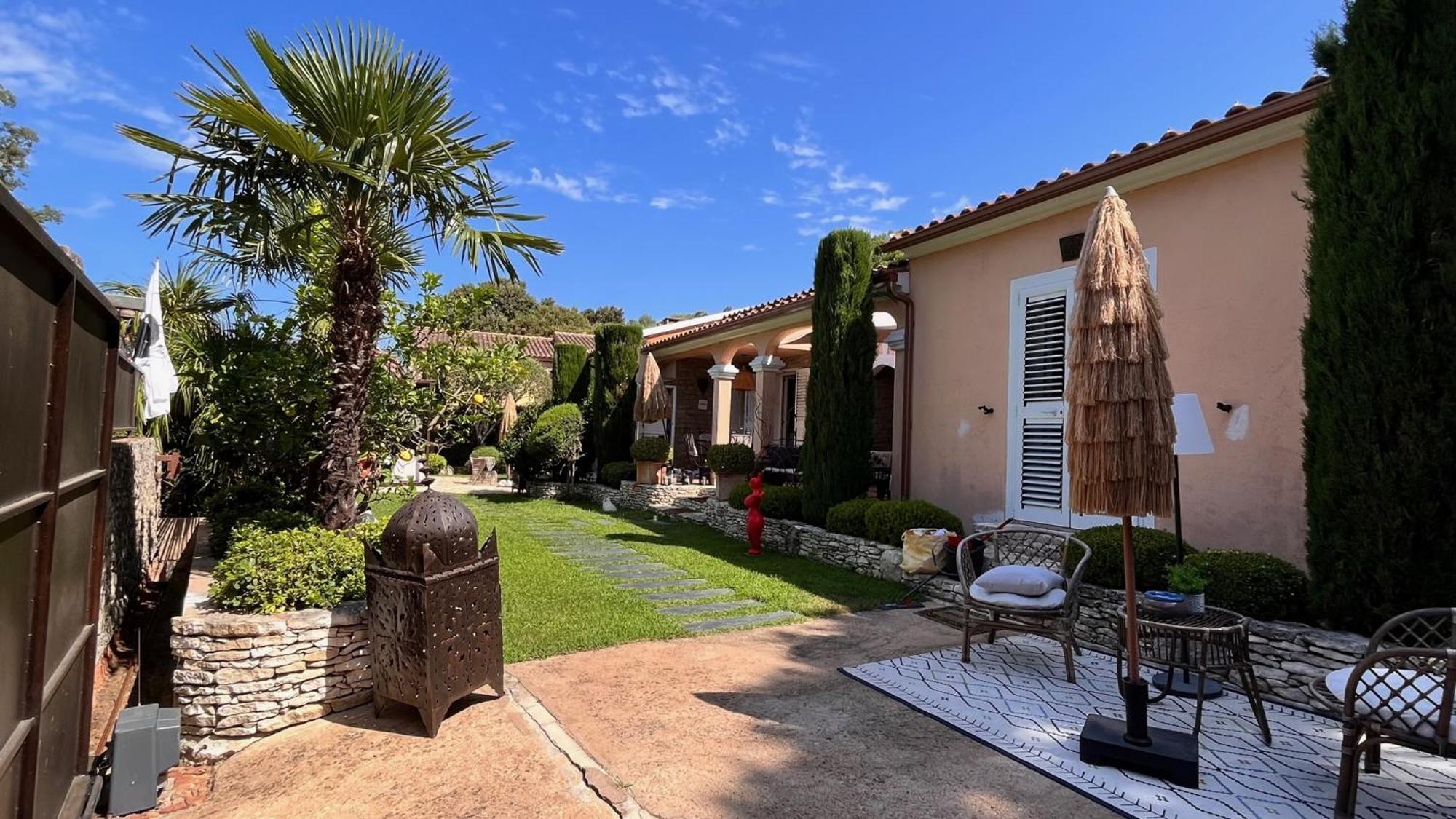 Chez Virginie Bed & Breakfast 3*
